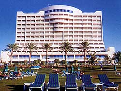 Oasis Beach Hotel       