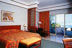  Al Hamra Fort Hotel      --